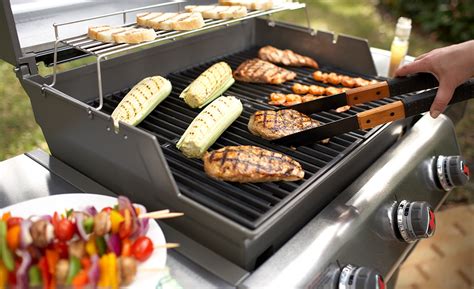 how long should a gas grill take to heat up